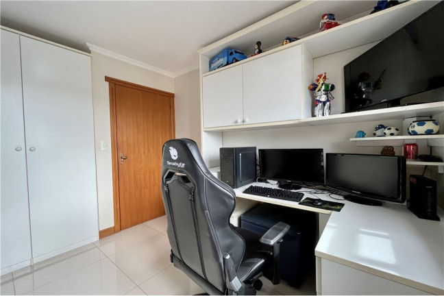 Imagem Imóvel com 3 Quartos à Venda,  em Passo Da Areia - Porto Alegre