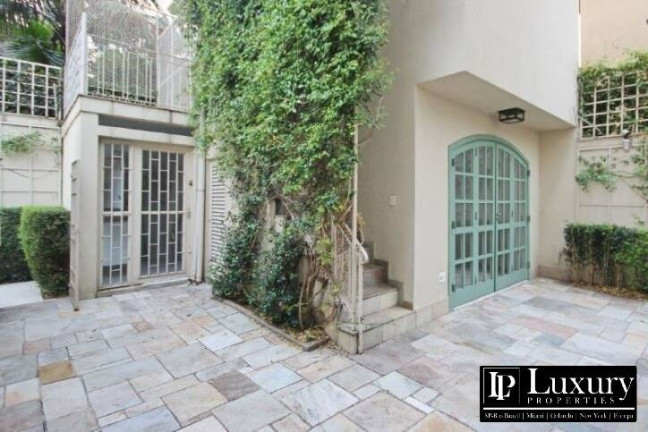 Imagem Casa com 4 Quartos à Venda, 355 m² em Alto De Pinheiros - São Paulo Imagem Casa com 4 Quartos à Venda, 355 m² em Alto De Pinheiros - São Paulo