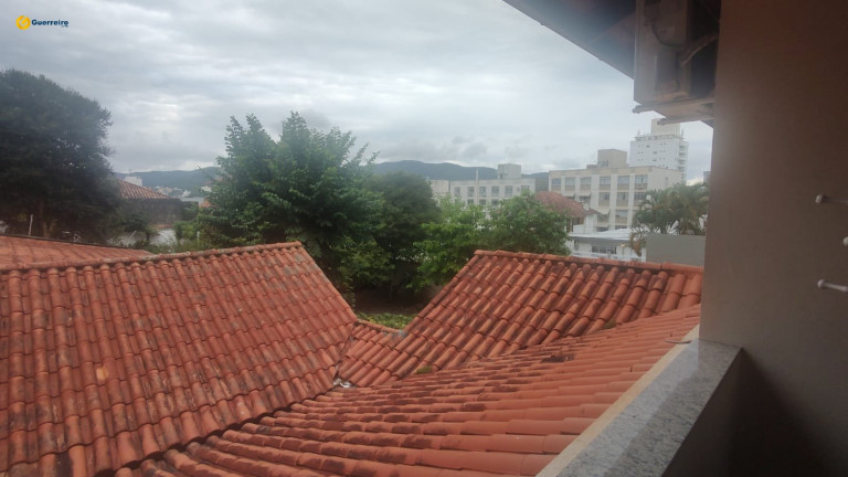 Imagem Casa com 3 Quartos à Venda, 496 m² em Trindade - Florianópolis Imagem Casa com 3 Quartos à Venda, 496 m² em Trindade - Florianópolis