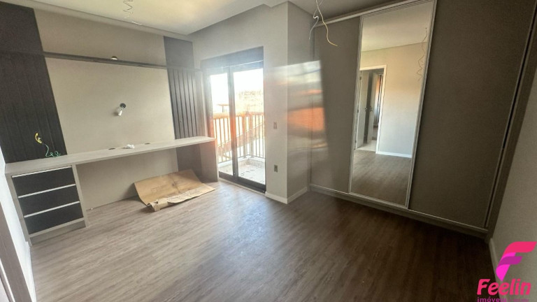 Imagem Casa com 3 Quartos à Venda, 147 m² em Carianos - Florianópolis Imagem Casa com 3 Quartos à Venda, 147 m² em Carianos - Florianópolis
