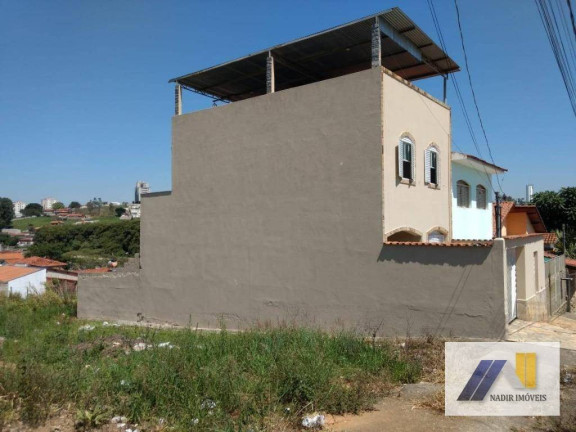 Imagem Casa com 3 Quartos à Venda, 180 m² em Jardim Califórnia - Pouso Alegre Imagem Casa com 3 Quartos à Venda, 180 m² em Jardim Califórnia - Pouso Alegre