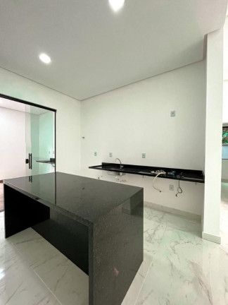 Imagem Casa com 3 Quartos à Venda, 140 m² em Ponta Negra - Manaus Imagem Casa com 3 Quartos à Venda, 140 m² em Ponta Negra - Manaus