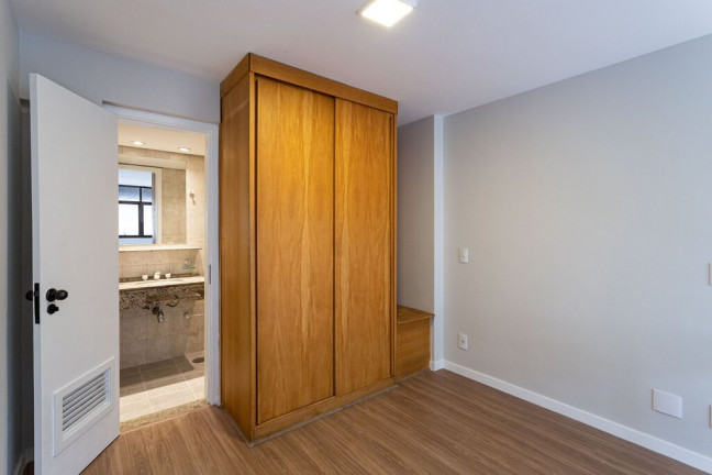 Imagem Apartamento com 1 Quarto à Venda, 31 m² em Moema - São Paulo Imagem Apartamento com 1 Quarto à Venda, 31 m² em Moema - São Paulo