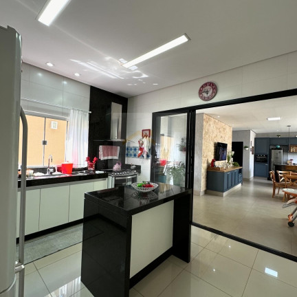 Imagem Casa com 3 Quartos à Venda, 256 m² em Parque Oeste Industrial - Goiânia