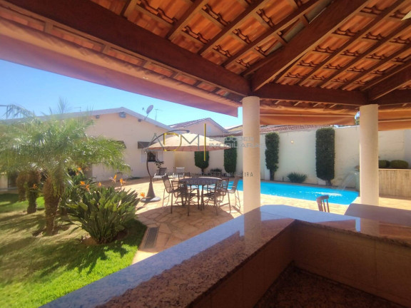 Imagem Casa com 3 Quartos à Venda, 240 m² em Vila Rodrigues Alves - Botucatu Imagem Casa com 3 Quartos à Venda, 240 m² em Vila Rodrigues Alves - Botucatu