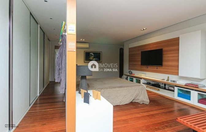 Imagem Casa com 4 Quartos à Venda, 648 m² Imagem Casa com 4 Quartos à Venda, 648 m²