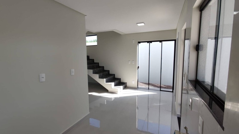 Imagem Sobrado com 3 Quartos à Venda, 92 m² em Floresta - Cascavel Imagem Sobrado com 3 Quartos à Venda, 92 m² em Floresta - Cascavel
