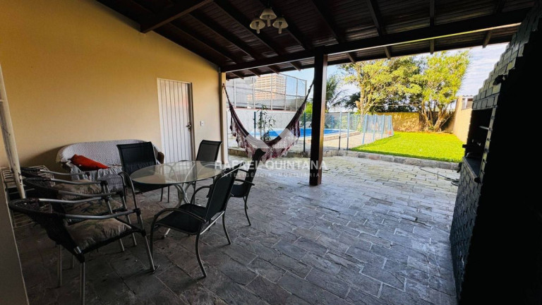 Imagem Casa com 3 Quartos à Venda, 266 m² em Centro - Biguaçu