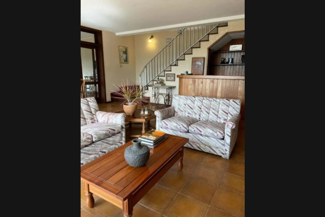 Imagem Casa com 6 Quartos à Venda, 374 m² em Golfe - Teresópolis