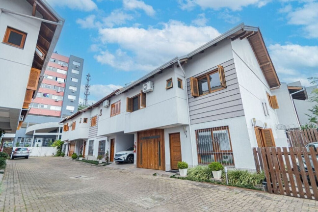 Imagem Casa de Condomínio com 3 Quartos à Venda, 168 m² em Santo Antônio - Porto Alegre Imagem Casa de Condomínio com 3 Quartos à Venda, 168 m² em Santo Antônio - Porto Alegre