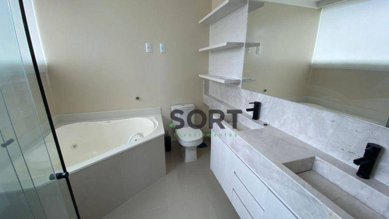 Imagem Apartamento com 4 Quartos para Alugar, 144 m² em Centro - Balneário Camboriú