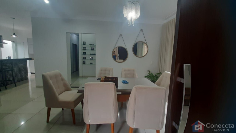 Imagem Casa com 3 Quartos à Venda, 220 m² em Belvedere - Patos De Minas