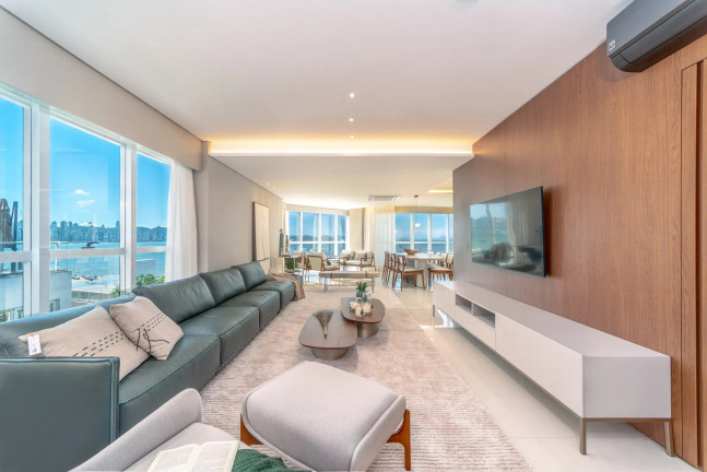 Imagem Apartamento com 4 Quartos à Venda, 237 m² em Centro - Balneário Camboriú Imagem Apartamento com 4 Quartos à Venda, 237 m² em Centro - Balneário Camboriú