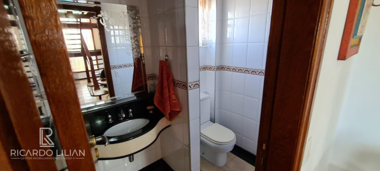 Imagem Sobrado com 4 Quartos à Venda, 135 m² em Centro - Campos Do Jordão Imagem Sobrado com 4 Quartos à Venda, 135 m² em Centro - Campos Do Jordão