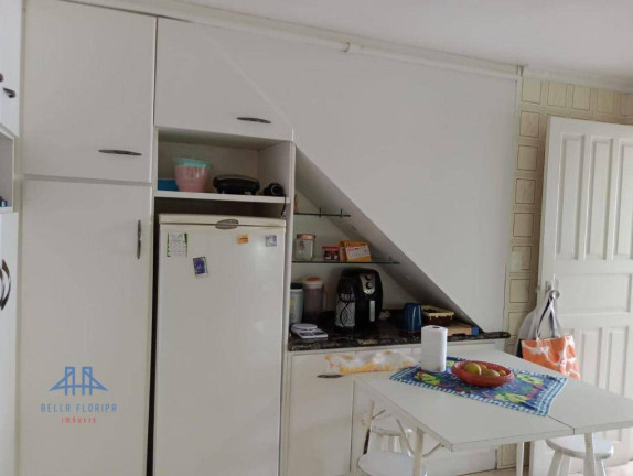 Imagem Casa com 6 Quartos à Venda, 250 m² em Capoeiras - Florianópolis Imagem Casa com 6 Quartos à Venda, 250 m² em Capoeiras - Florianópolis