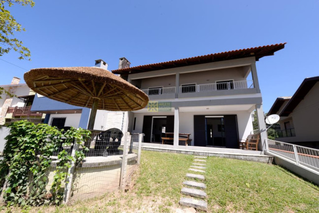 Imagem Casa com 5 Quartos para Alugar ou Temporada, 250 m² em Centro - Porto Belo Imagem Casa com 5 Quartos para Alugar ou Temporada, 250 m² em Centro - Porto Belo