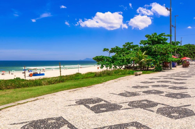 Imagem Casa com 4 Quartos à Venda, 400 m² em Barra Da Tijuca - Rio De Janeiro Imagem Casa com 4 Quartos à Venda, 400 m² em Barra Da Tijuca - Rio De Janeiro