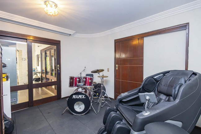 Imagem Casa com 4 Quartos à Venda, 343 m² em São Lourenço - Curitiba Imagem Casa com 4 Quartos à Venda, 343 m² em São Lourenço - Curitiba