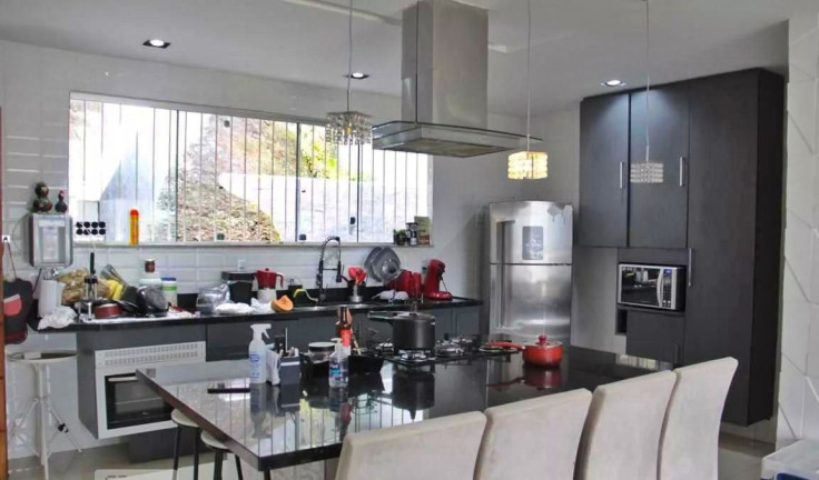 Imagem Casa com 4 Quartos à Venda, 474 m² em São Francisco - Niterói Imagem Casa com 4 Quartos à Venda, 474 m² em São Francisco - Niterói
