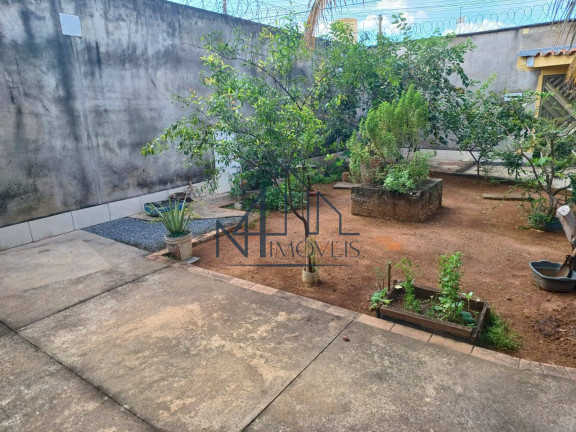 Imagem Casa com 3 Quartos à Venda, 360 m² em Parque Santa Cecília - Aparecida De Goiânia
