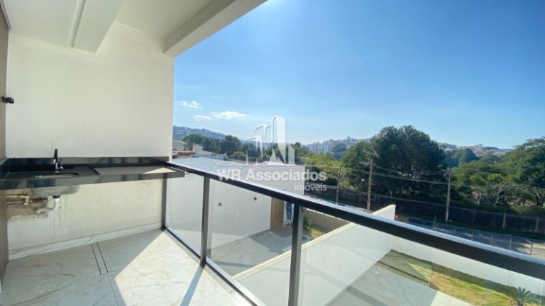 Imagem Casa com 3 Quartos à Venda, 230 m² Imagem Casa com 3 Quartos à Venda, 230 m²