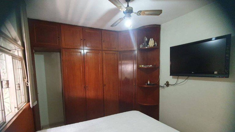 Imagem Casa com 3 Quartos à Venda, 360 m² em Flamengo - Contagem