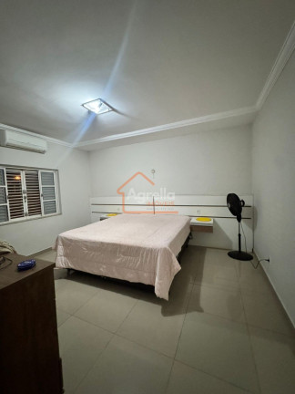 Imagem Casa com 3 Quartos à Venda, 217 m² em Jardim Jacira - Mogi Guaçu Imagem Casa com 3 Quartos à Venda, 217 m² em Jardim Jacira - Mogi Guaçu