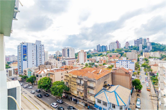 Imagem Imóvel com 3 Quartos à Venda, em Santa Cecília - Porto Alegre Imagem Imóvel com 3 Quartos à Venda, em Santa Cecília - Porto Alegre