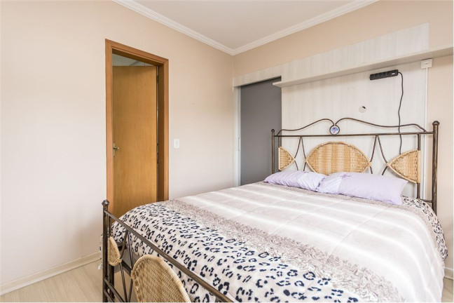 Imagem Imóvel com 3 Quartos à Venda, em Jardim Itu - Porto Alegre Imagem Imóvel com 3 Quartos à Venda, em Jardim Itu - Porto Alegre