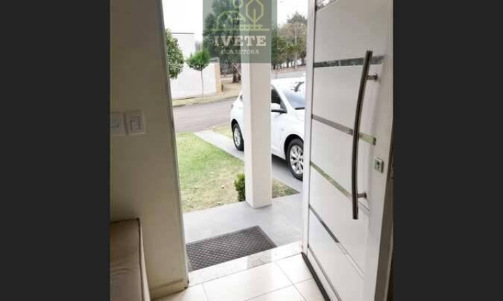 Imagem Casa com 2 Quartos à Venda, 127 m² Imagem Casa com 2 Quartos à Venda, 127 m²