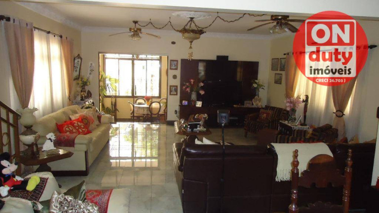Sobrado com 4 Quartos à Venda, 400 m² em Marapé - Santos