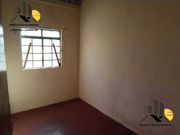 Imagem Casa com 3 Quartos à Venda, 300 m² em Segismundo Pereira - Uberlândia Imagem Casa com 3 Quartos à Venda, 300 m² em Segismundo Pereira - Uberlândia