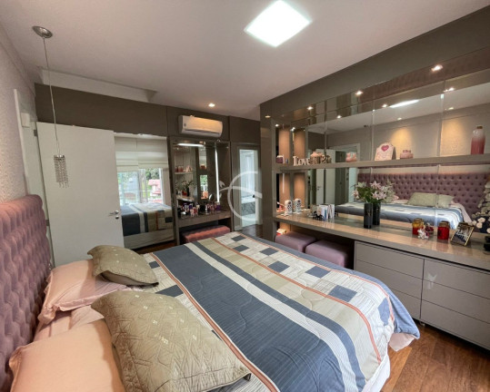 Imagem Casa com 4 Quartos à Venda, 545 m² em América - Joinville