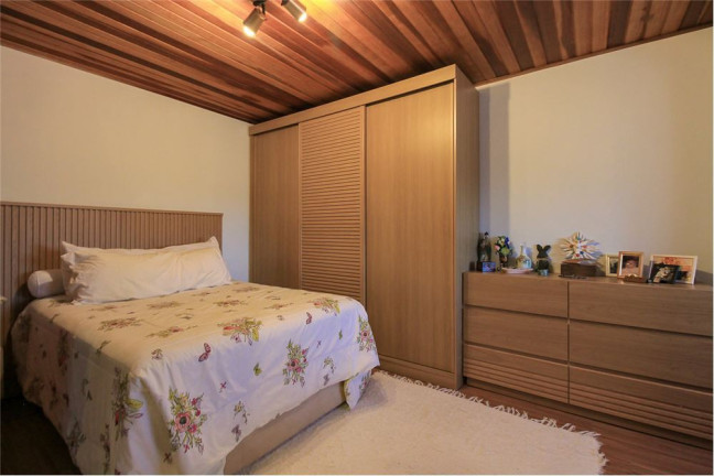 Imagem Casa com 3 Quartos à Venda,  em Ipanema - Porto Alegre