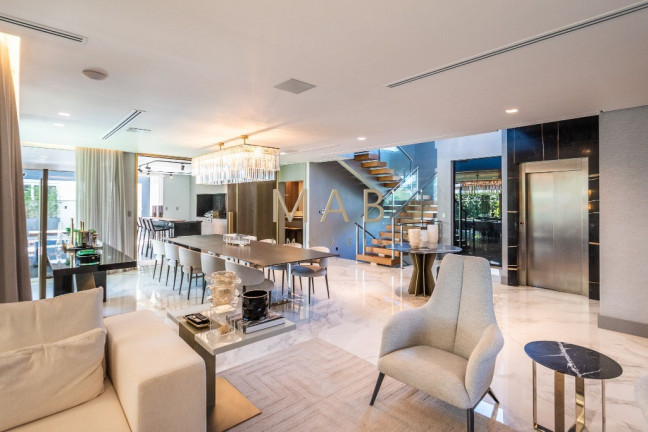 Imagem Casa com 7 Quartos à Venda, 780 m² em Jurerê Internacional - Florianópolis Imagem Casa com 7 Quartos à Venda, 780 m² em Jurerê Internacional - Florianópolis