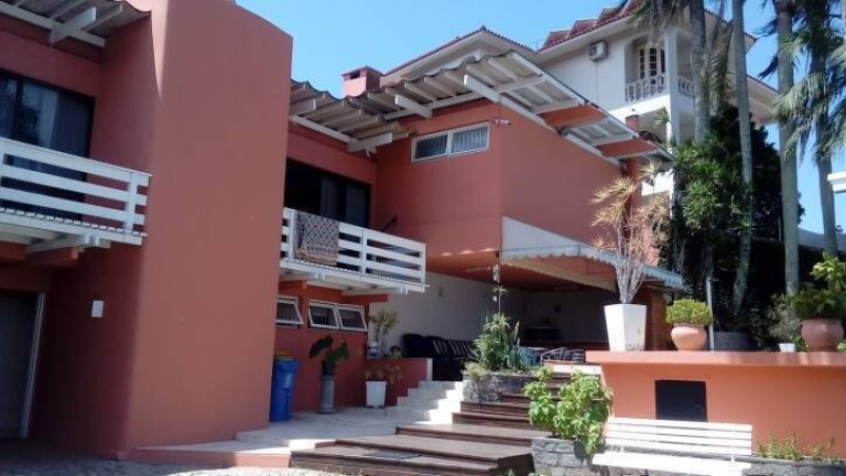 Imagem Casa com 4 Quartos à Venda, 360 m² em Itaguaçu - Florianópolis Imagem Casa com 4 Quartos à Venda, 360 m² em Itaguaçu - Florianópolis