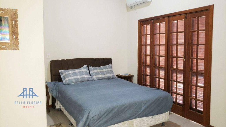 Imagem Casa com 3 Quartos à Venda, 243 m² em Córrego Grande - Florianópolis