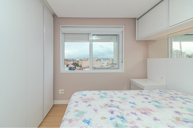 Imagem Apartamento com 3 Quartos à Venda, 72 m² em Passo Da Areia - Porto Alegre