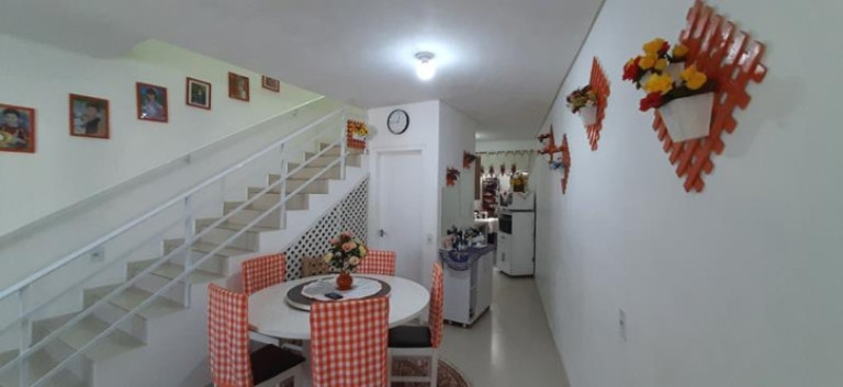 Imagem Casa com 2 Quartos à Venda, 65 m² em Petrópolis - Joinville