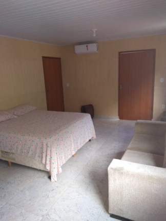 Imagem Imóvel com 4 Quartos à Venda, 2.000 m²
