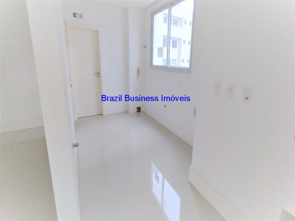Imagem Imóvel com 3 Quartos à Venda, 162 m² em Centro - Balneário Camboriú Imagem Imóvel com 3 Quartos à Venda, 162 m² em Centro - Balneário Camboriú