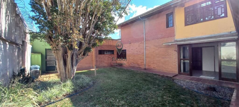 Imagem Casa com 5 Quartos à Venda,  em Rebouças - Curitiba