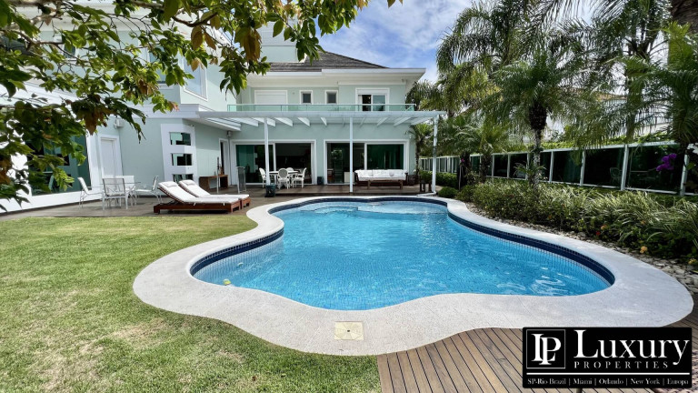 Imagem Casa com 7 Quartos à Venda, em Jurerê Internacional - Florianópolis Imagem Casa com 7 Quartos à Venda, em Jurerê Internacional - Florianópolis