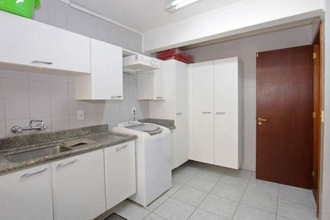 Imagem Casa com 3 Quartos à Venda, 355 m² em Santo Antônio - Porto Alegre Imagem Casa com 3 Quartos à Venda, 355 m² em Santo Antônio - Porto Alegre
