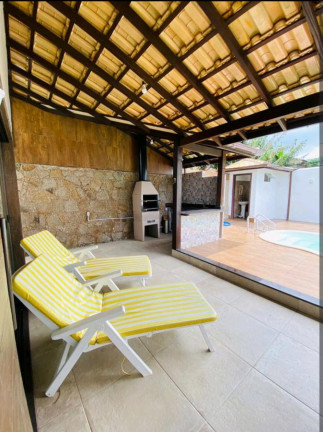 Imagem Casa com 3 Quartos para Alugar,  em Praia De Fora - Palhoça