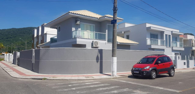 Casa com 3 Quartos à Venda, 174 m² em São João Do Rio Vermelho - Florianópolis