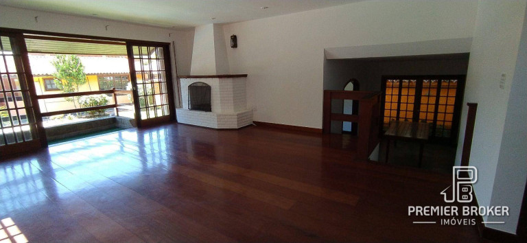 Imagem Casa com 4 Quartos à Venda, 350 m² em Comary - Teresópolis Imagem Casa com 4 Quartos à Venda, 350 m² em Comary - Teresópolis