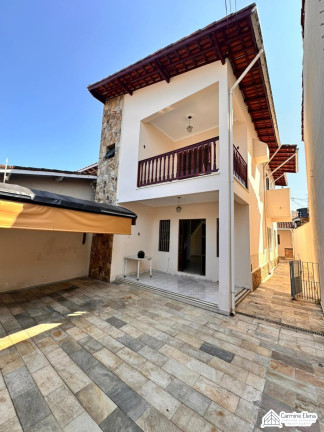 Sobrado com 4 Quartos para Alugar, 127 m² em Centro - Ubatuba