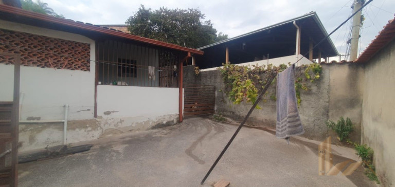 Imagem Casa com 4 Quartos à Venda, 163 m² em Jardim Dos Comerciários (venda Nova) - Belo Horizonte Imagem Casa com 4 Quartos à Venda, 163 m² em Jardim Dos Comerciários (venda Nova) - Belo Horizonte