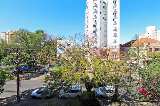 Imagem Imóvel com 3 Quartos à Venda, em Menino Deus - Porto Alegre Imagem Imóvel com 3 Quartos à Venda, em Menino Deus - Porto Alegre